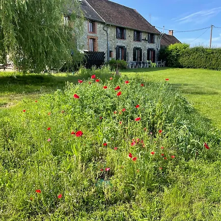 Les Gites De Montinazeau - Free Wi-Fi And Seasonal Solar Heated Swimming Pool Cheniers Exterior photo