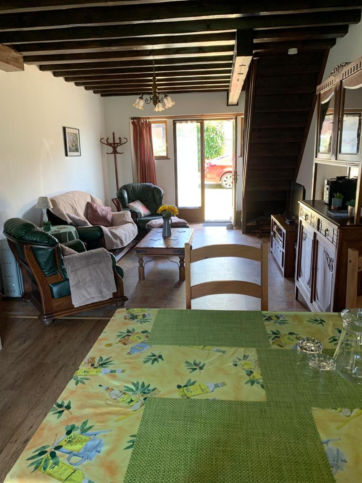 Les De Montinazeau - Free Wi-fi And Seasonal Solar Heated Swimming Pool Holiday home *