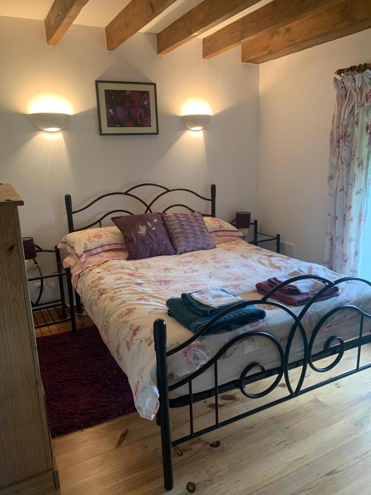 Les De Montinazeau - Free Wi-fi And Seasonal Solar Heated Swimming Pool Holiday home